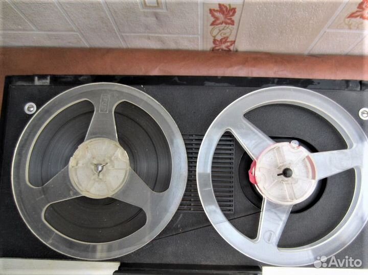 Катушечный транзисторный магнитофон Юпитер-1201