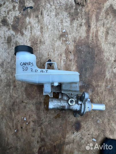 Главный тормозной цилиндр Toyota Camry 50 55