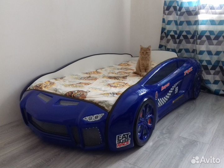 Кровать машинка