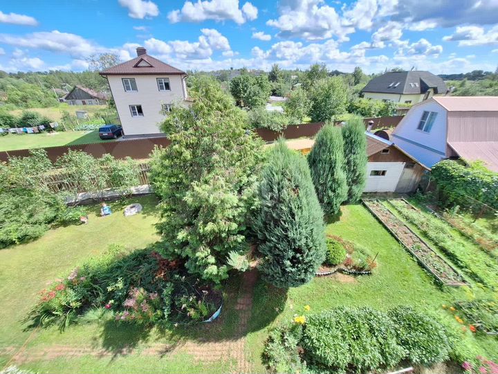 Дом 222,3 м² на участке 9 сот.