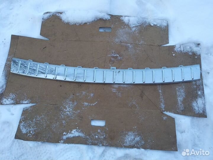 Накладка заднего бампера Volkswagen Touareg 2