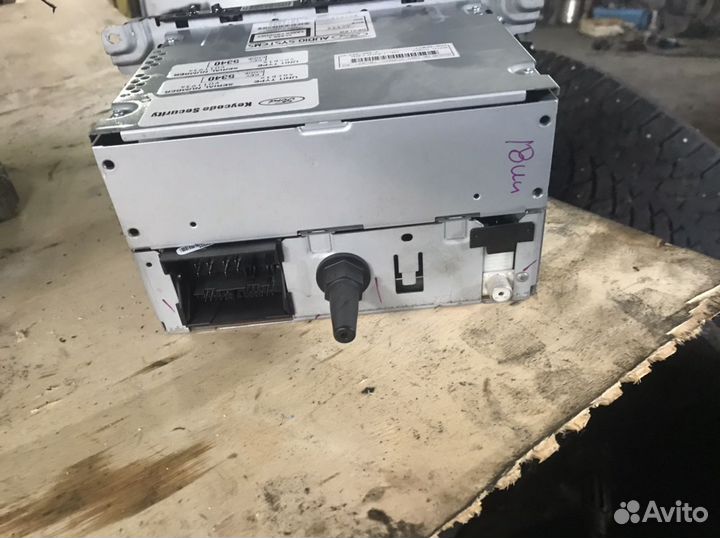 Штатная магнитола Ford VP6M2F18C821AG