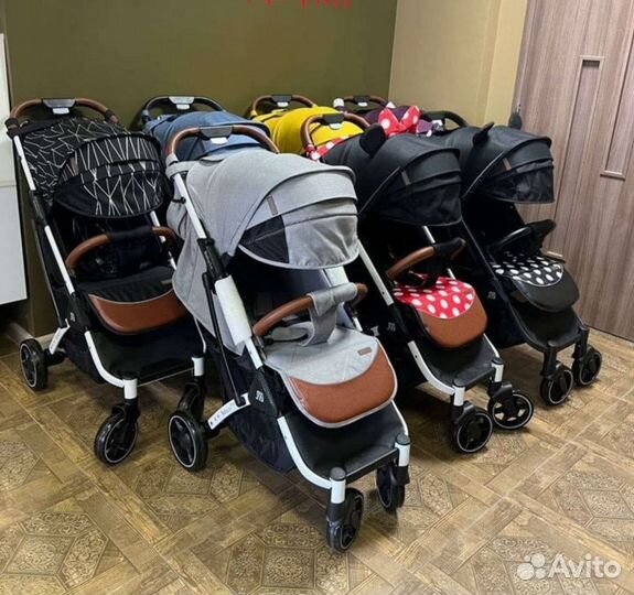 Коляска новая компактная (хороший выбор)