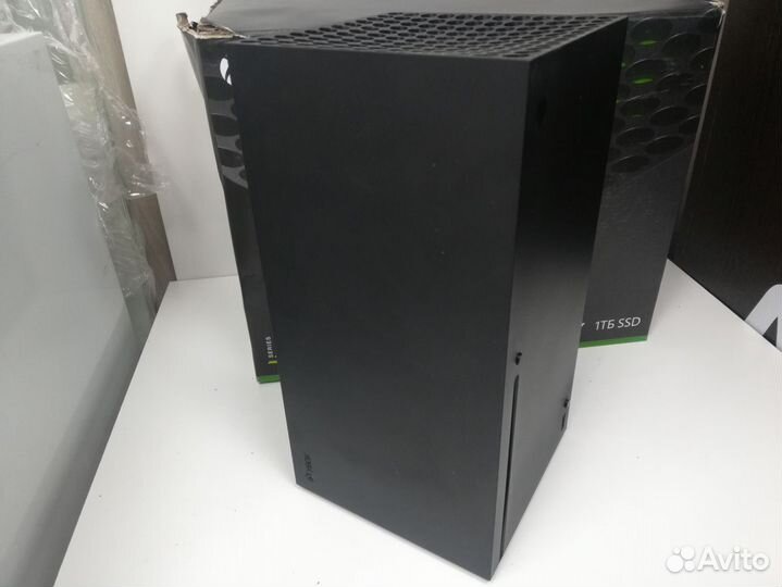 Игровые приставки Microsoft Xbox Series X 1000 гб