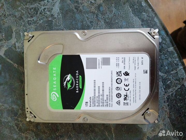 Жёсткий диск hdd на 1тб barracuda