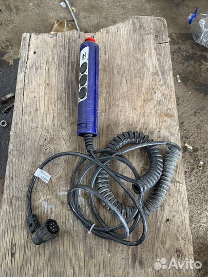 Пульт управления подъемником 15154 (IP-65) Hubner