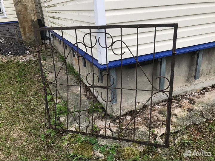 Решетки на окна металлические