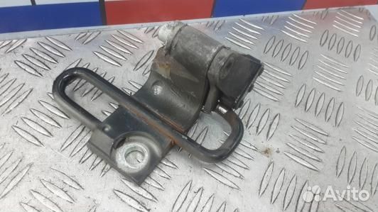 Петля передняя правая volkswagen passat B6 (MML10F