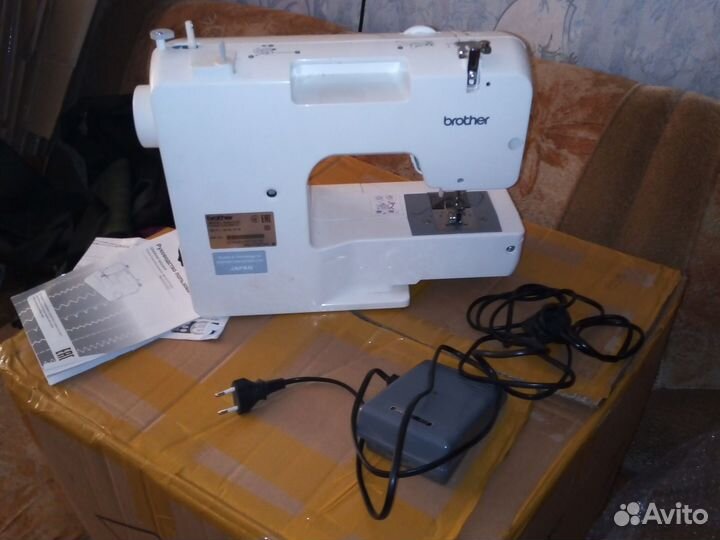 Электрическая швейная машина Brother