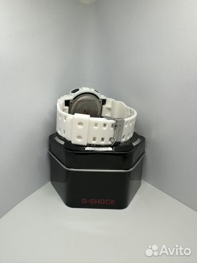 Часы cаsiо g shock white