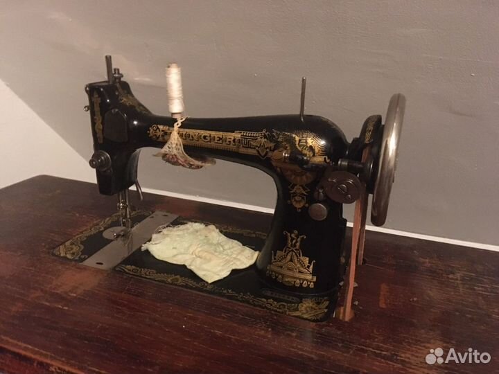Швейная машина Singer