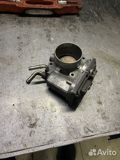 Дросельная заслонка toyota