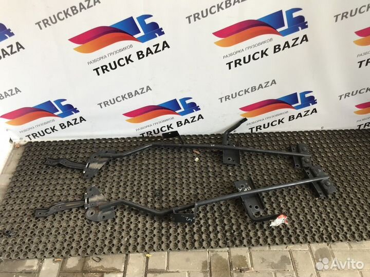 Комплект крепления спойлера кабины Renault T