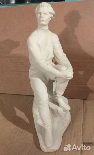 Статуэтка М. Горький Лфз СССР отличная