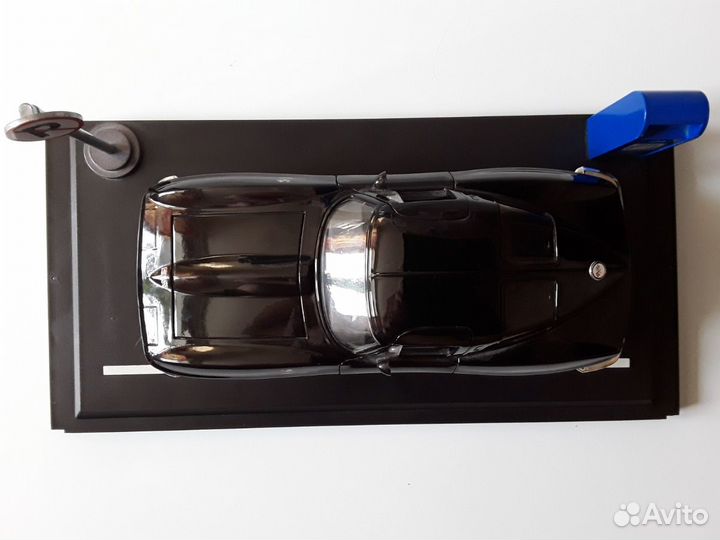 Модель в масштабе Chevrolet Corvette