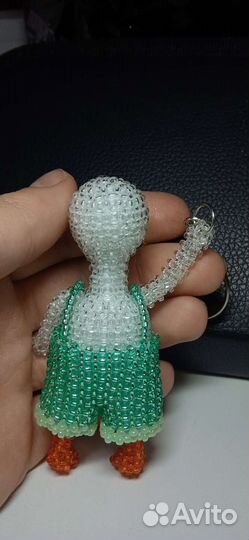 Брелок из бисера гусь