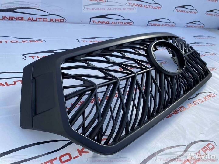 Решетка радиатора Toyota Hilux TRD