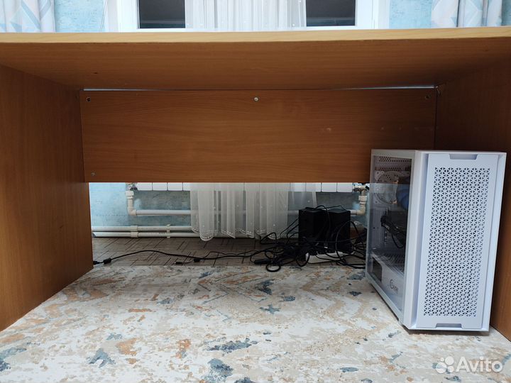 Письменный стол