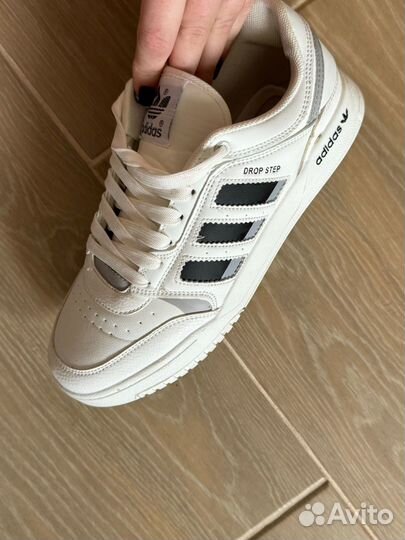 Кроссовки adidas drop step