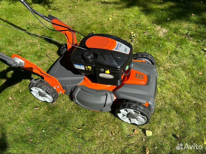 Новая газонокосилка Husqvarna LB348V