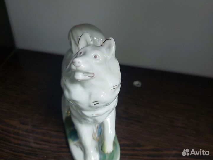 Статуэтка собачка гжель