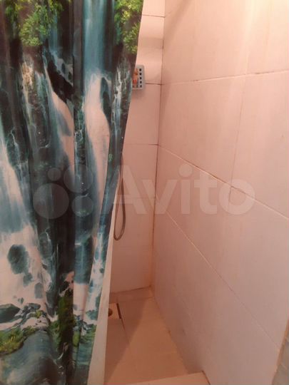 Комната 21 м² в 5-к., 1/4 эт.