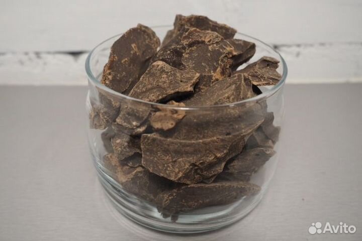 Какао тертое, масло, мастика, красители, посыпки