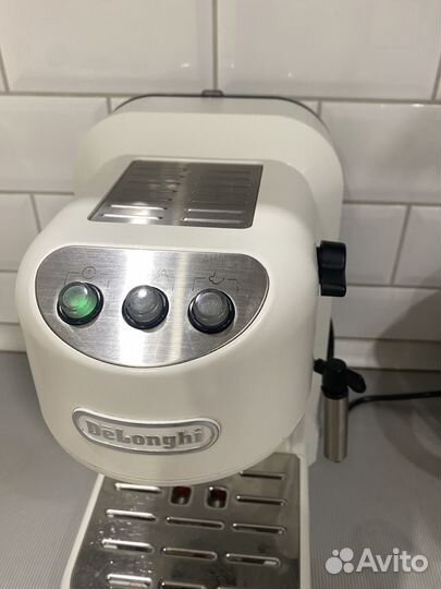 Кофеварка рожковая delonghi