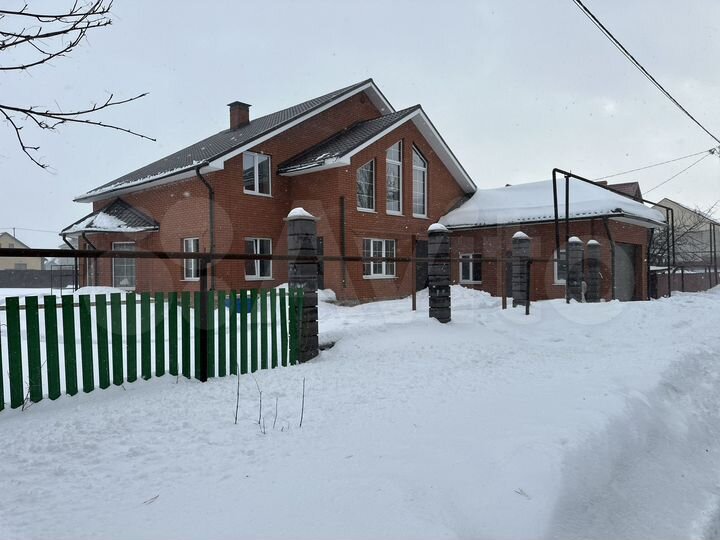 Дом 260 м² на участке 8 сот.