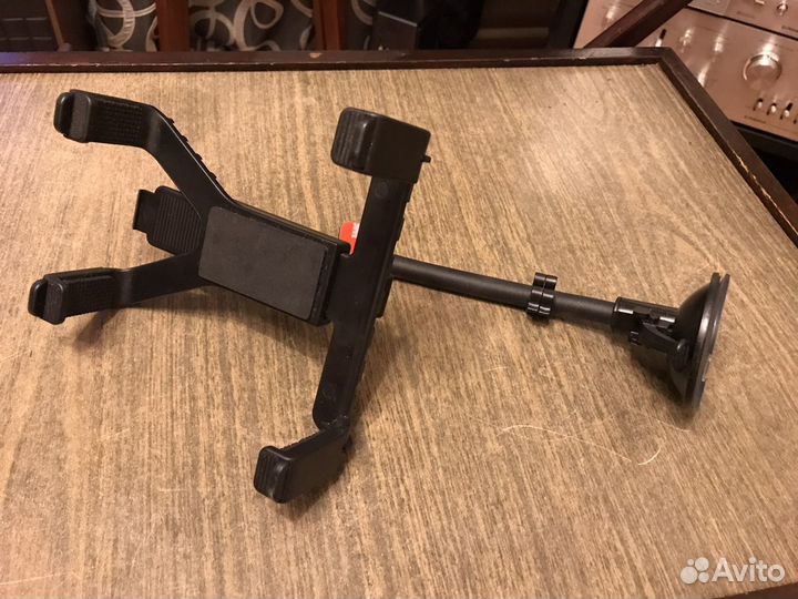 Держатель планшета в автомобиль