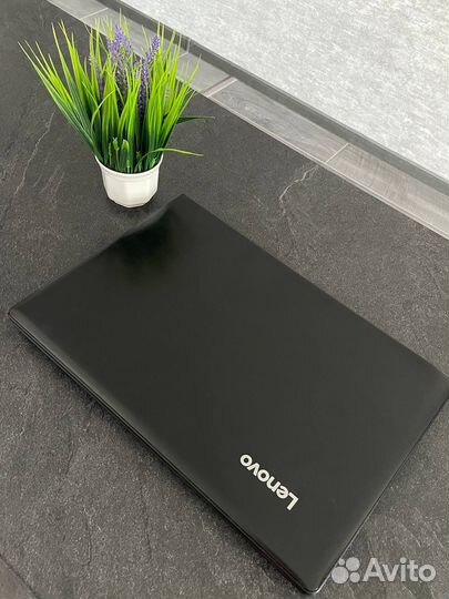 Ноутбук i3 6100U 8GB DDR4 GF MX 920 2GB SSD 240