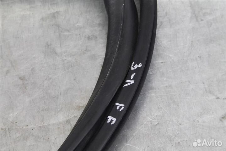 Уплотнитель кузова задней левой двери Ford Focus