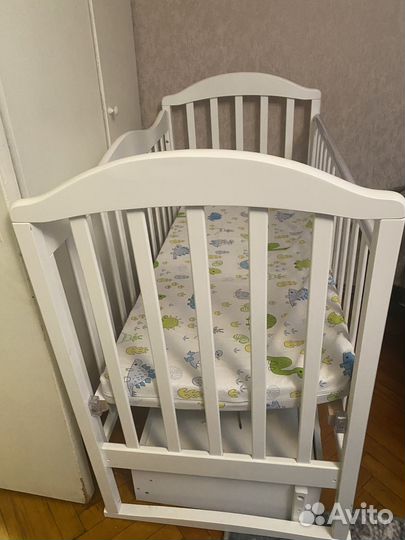 Детская кроватка