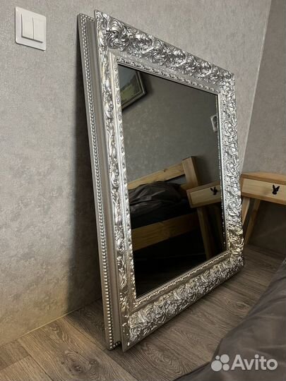 Зеркало в багетной раме