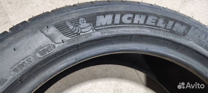 Michelin Pilot Sport 4 235/45 R18 98Y