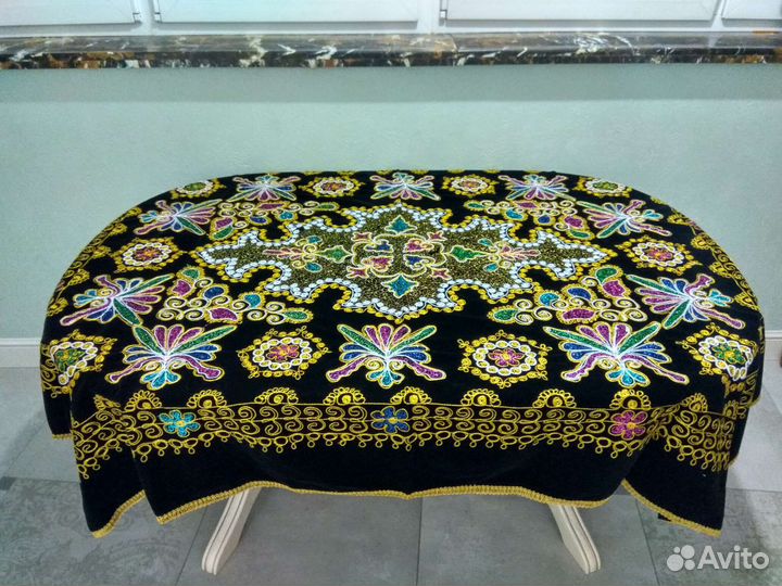 Узбекская бархатная скатерть