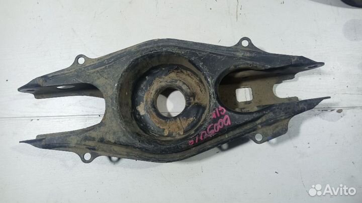 Рычаг задний нижний C-класс W204/S204 (2006—2011) Mercedes-Benz