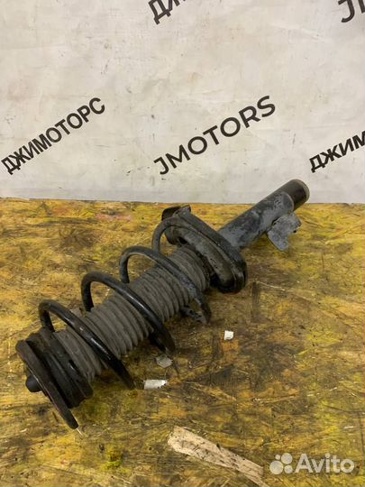 Стойка амортизатор передняя левая Volvo S40 v50