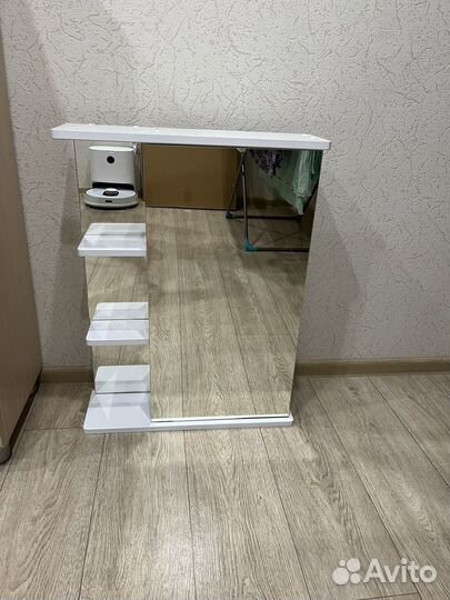 Шкафчик с зеркалом в ванную