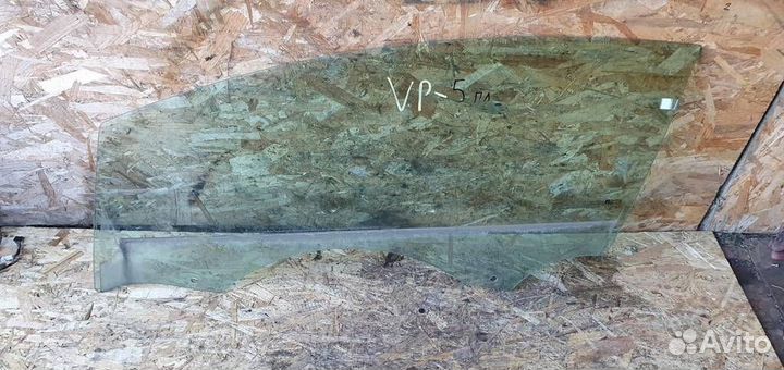 Стекло двери передней левой Opel Astra J GTC 2012