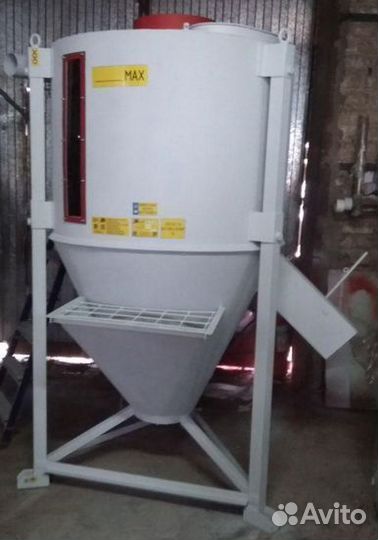Кормосмеситель вертикальный св-1,1 в наличии