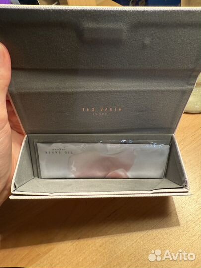 Солнцезащитные очки Ted Baker