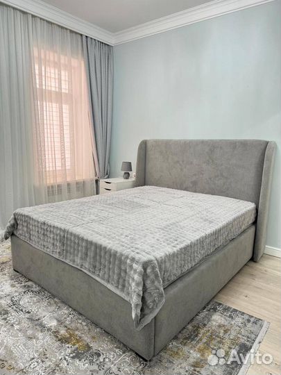 Кровать двухспальная с подьемным механизмом