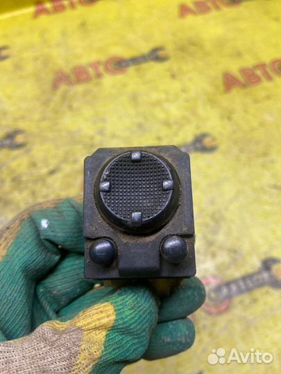 Блок управления зеркалом Volkswagen Golf 3 ADZ