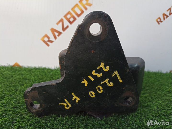 Кронштейн подушки двигателя передний правый