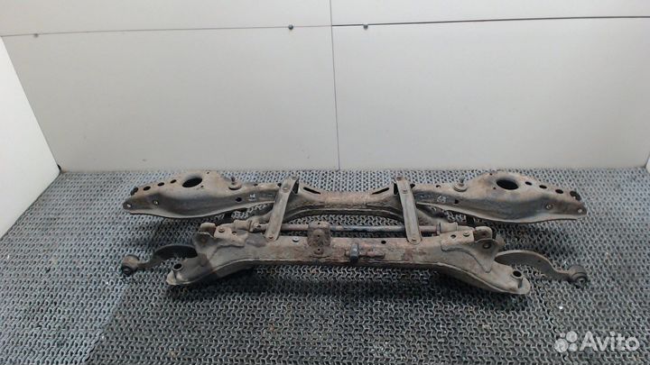 Балка подвески задняя Toyota Auris E15, 2009