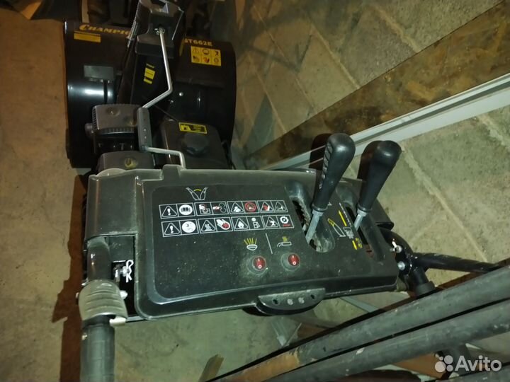 Снегоуборщик чемпион st662e