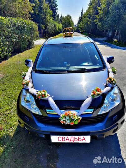 Свадебное украшение на автомобиль