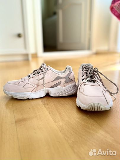 Женские кроссовки adidas Falcon pink