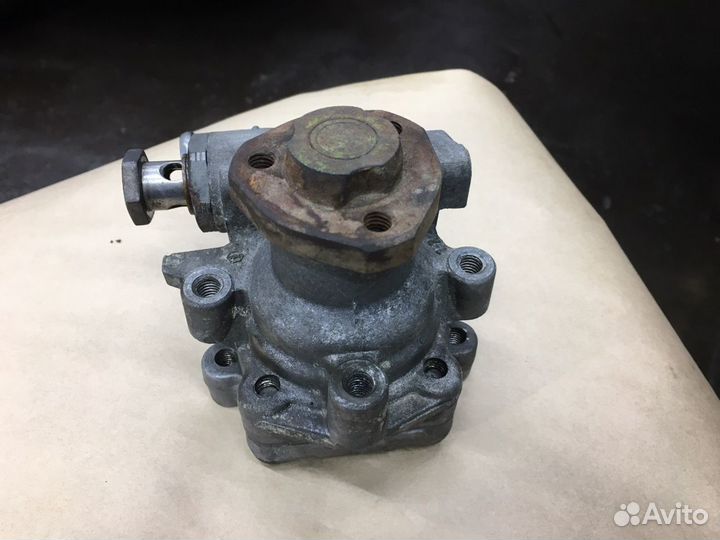 Насос гур isuzu Axiom